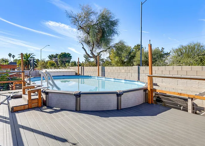 Private Pool & Fenced Yard: Sunny Glendale Getaway Holiday home Phoenix