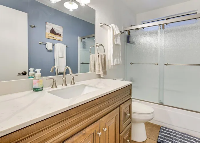 Private Pool & Fenced Yard: Sunny Glendale Getaway Holiday home Phoenix